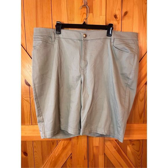 Lane Bryant, Bermuda shorts, size 26 ￼Nwt (1769) - Picture 1 of 3
